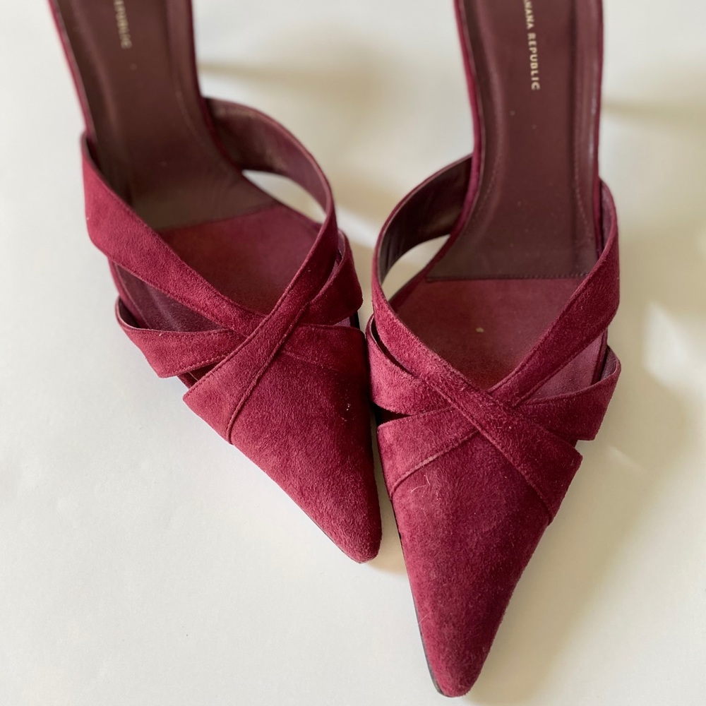 COPY - Banana Republic Suede kitten heals